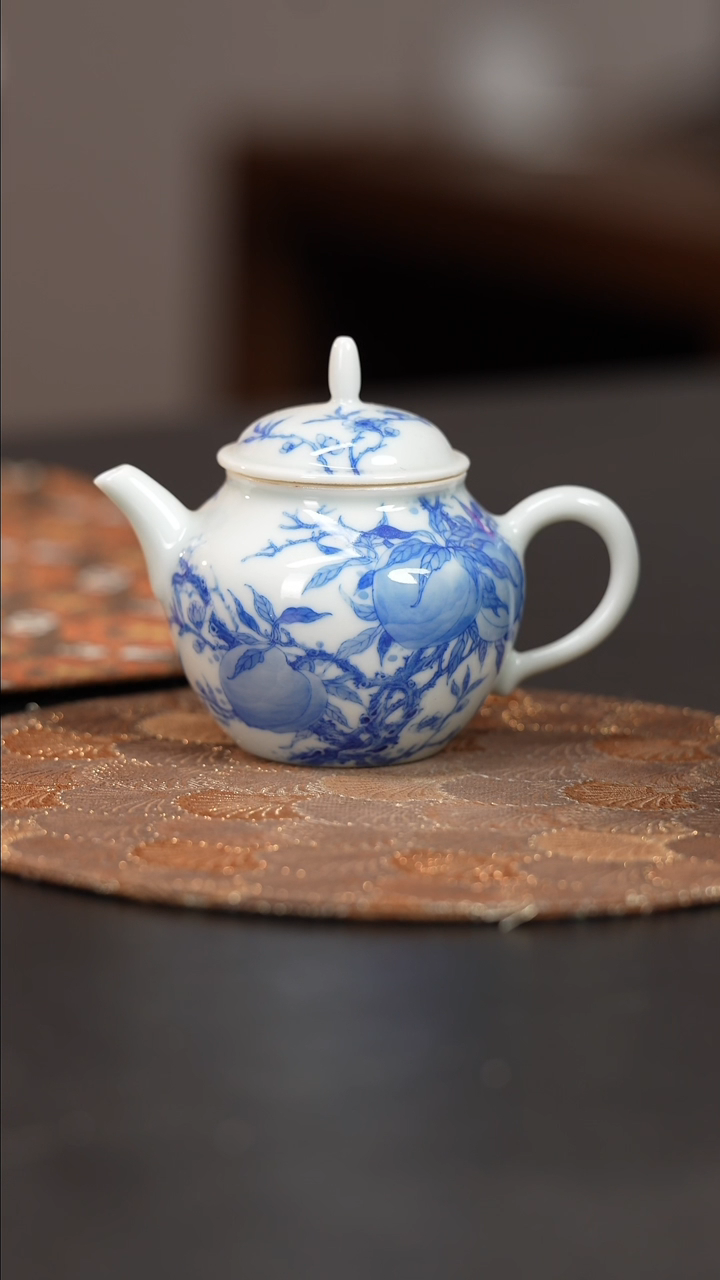 【闪购商品】杯看山柴窑青花桃子