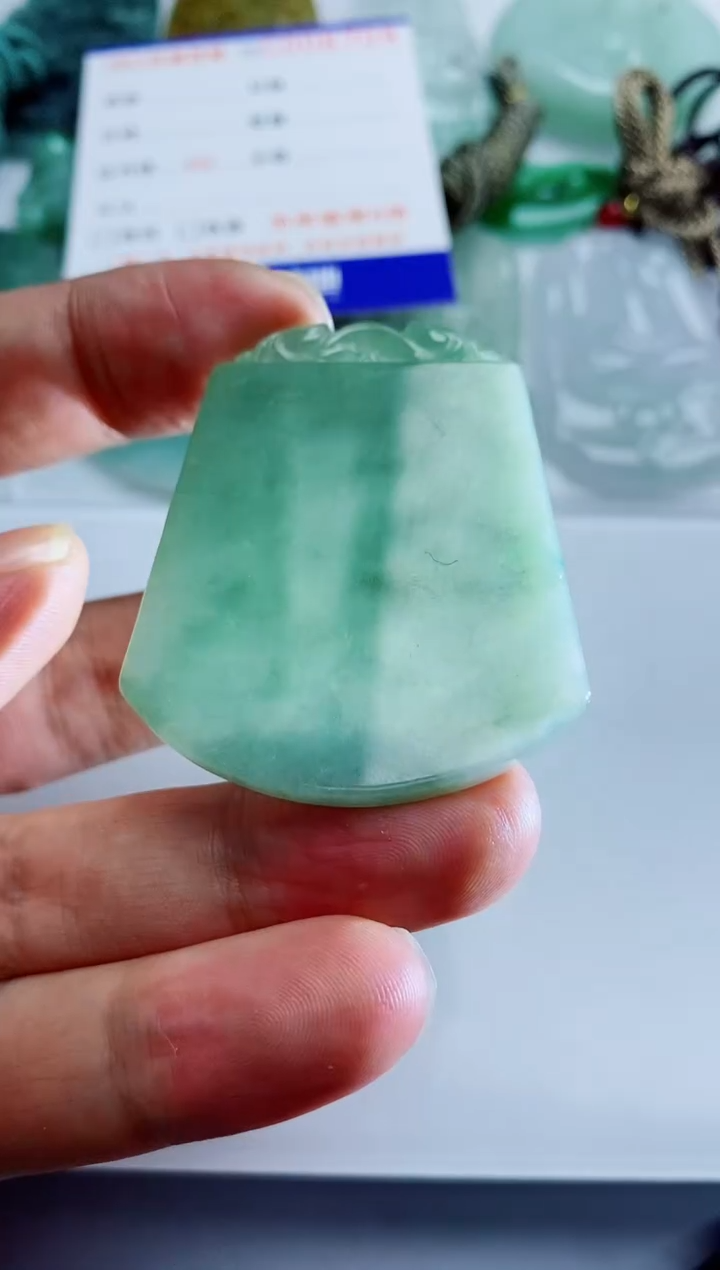 【闪购商品】翡翠吊坠(不含链)未镶嵌1