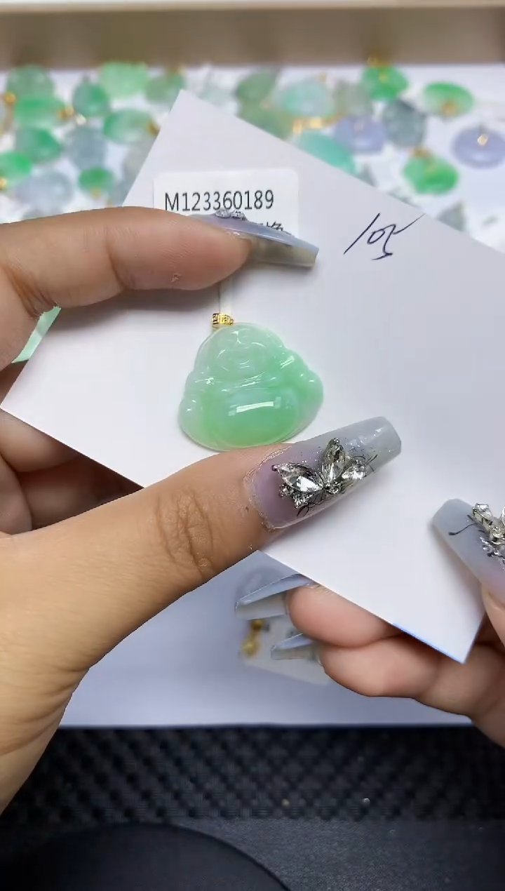 翡翠18K金镶嵌颈饰天然翡翠A货