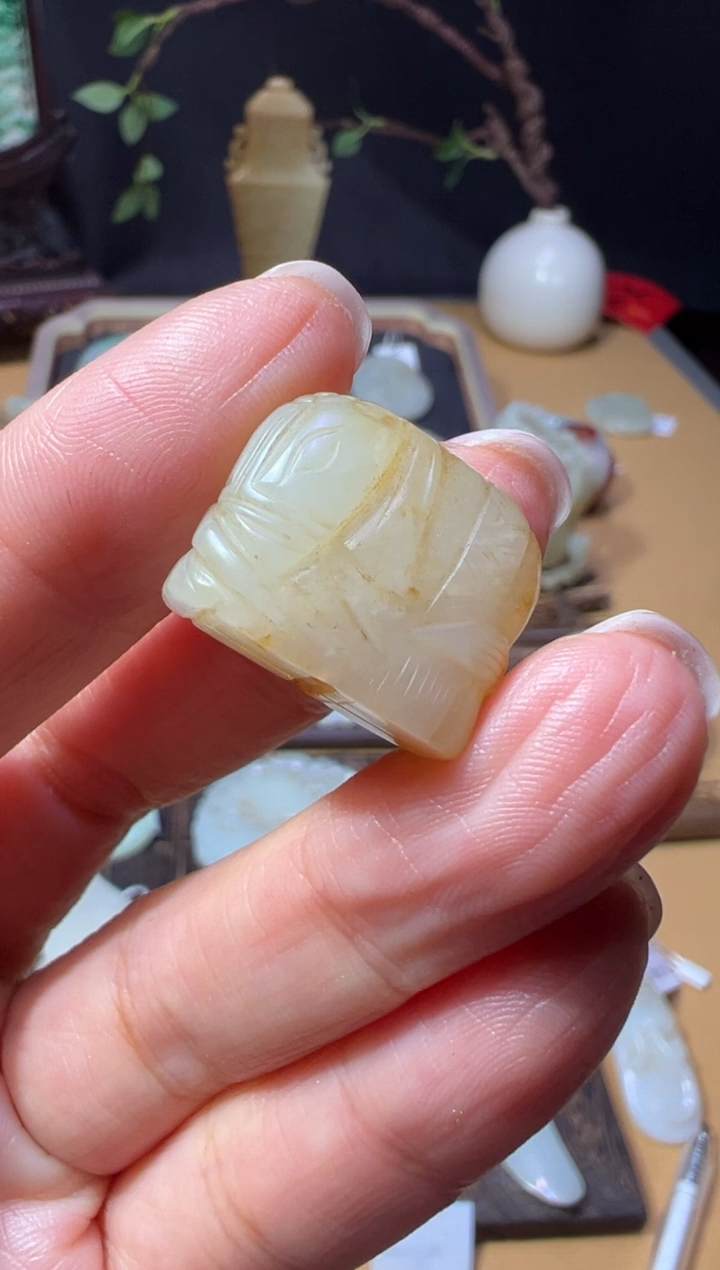【闪购商品】和田玉山西文物商店象神