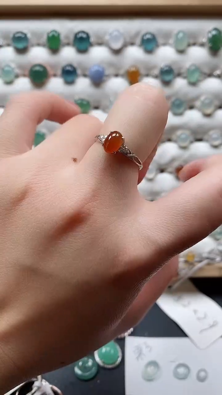 【闪购商品】翡翠戒指银S925镶嵌一物一证一礼盒