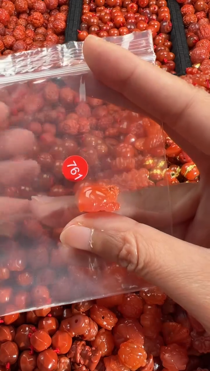 【闪购商品】南红玛瑙颈饰合金3