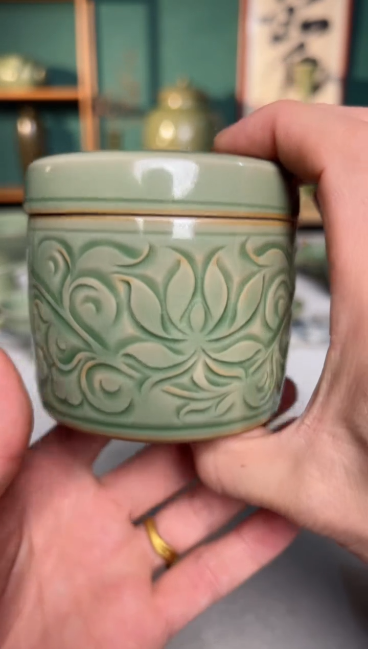 【闪购商品】其他秘色莲纹香财盒