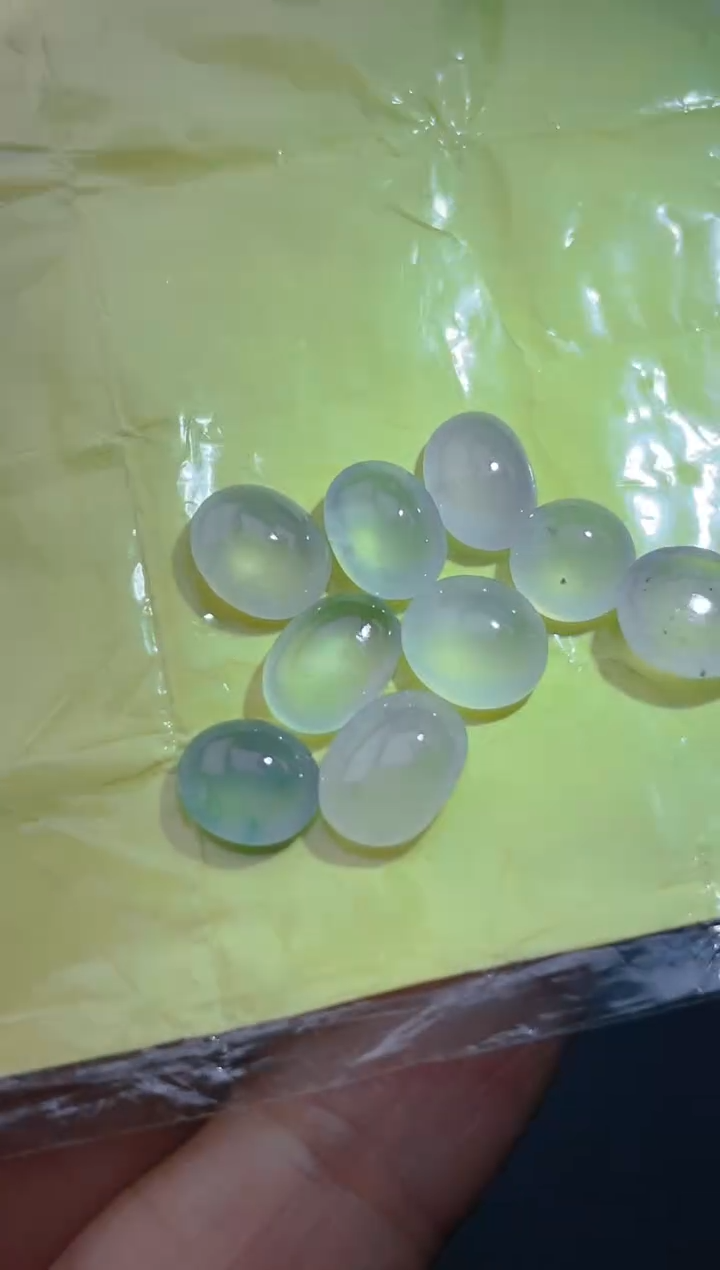 未镶嵌定制翡翠天然翡翠蛋面56