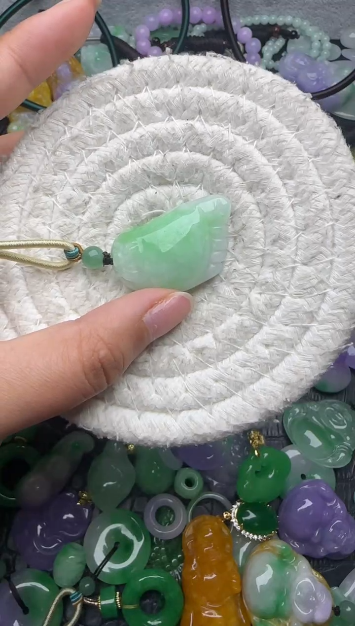 颈饰未镶嵌翡翠缅甸翡翠吊坠