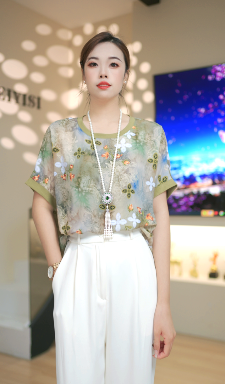 芝兰玉树2025夏季新款浅绿圆领半袖中老年气质减龄女士上衣小衫