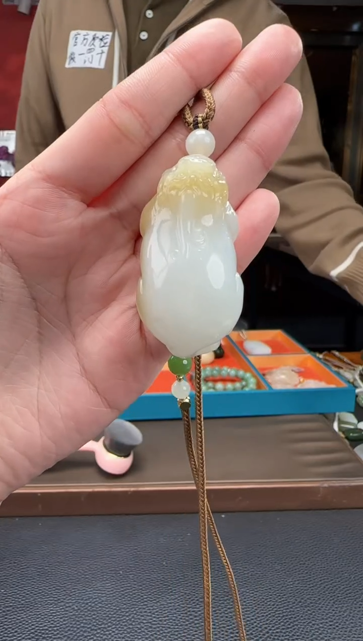【闪购商品】和田玉颈饰未镶嵌且末糖白貔貅