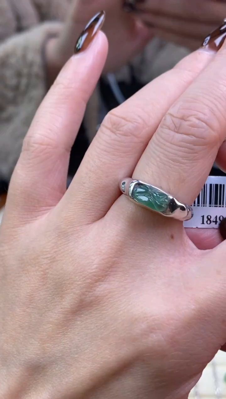 颈饰银S925镶嵌翡翠净货18492