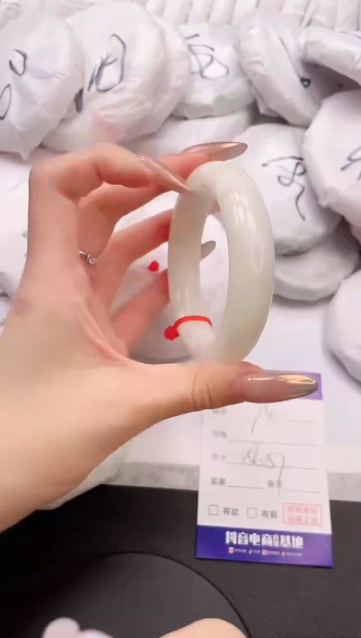 【闪购商品】和田玉手镯未镶嵌30K74-57