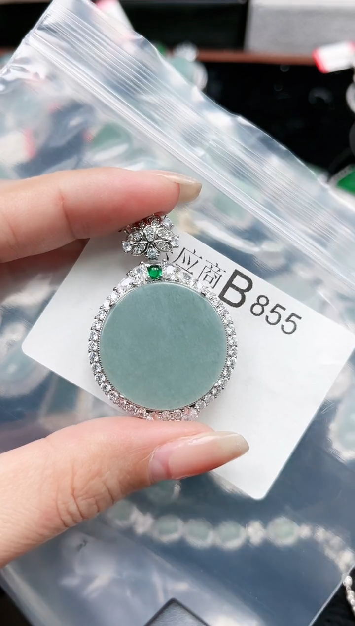 【闪购商品】翡翠颈饰未镶嵌855赠皮绳