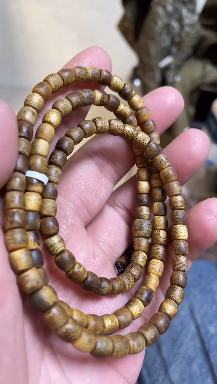 【闪购商品】沉香手串莺歌绿老型长串0.6多样性发其一