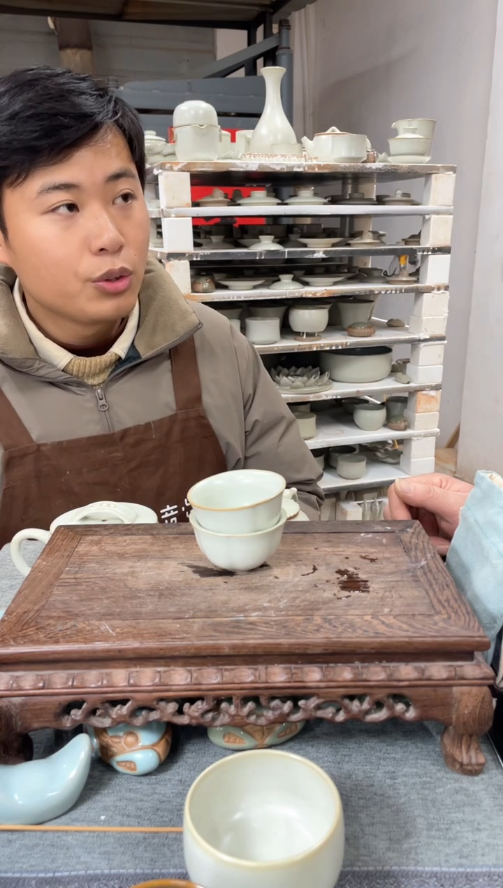 【闪购商品】瓷片月白釉 梅花杯一对