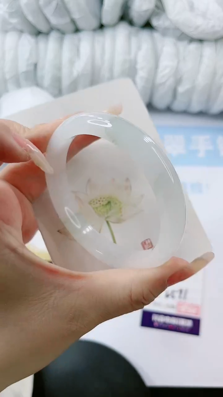 【闪购商品】石英质玉手镯未镶嵌多样性发货L571