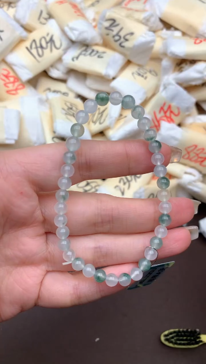 【闪购商品】翡翠挂件未镶嵌— 