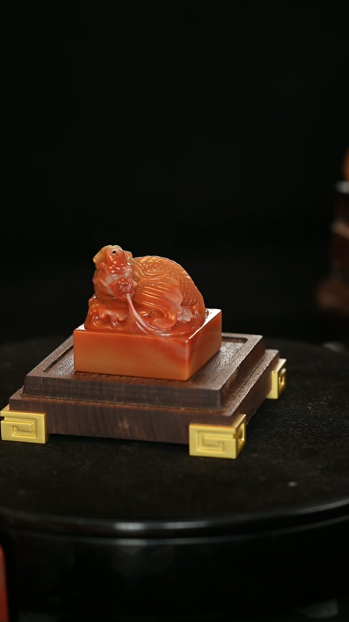 【闪购商品】老挝石芙蓉石-精工鱼化龙