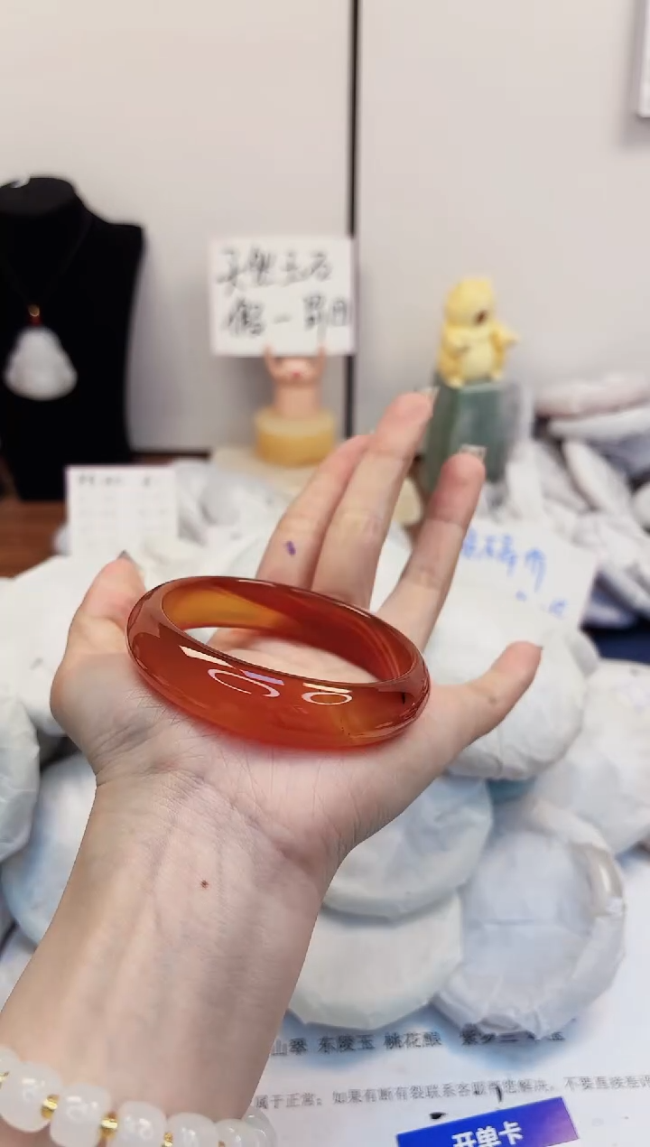 【闪购商品】石英质玉手镯未镶嵌178-玛瑙-圈口59