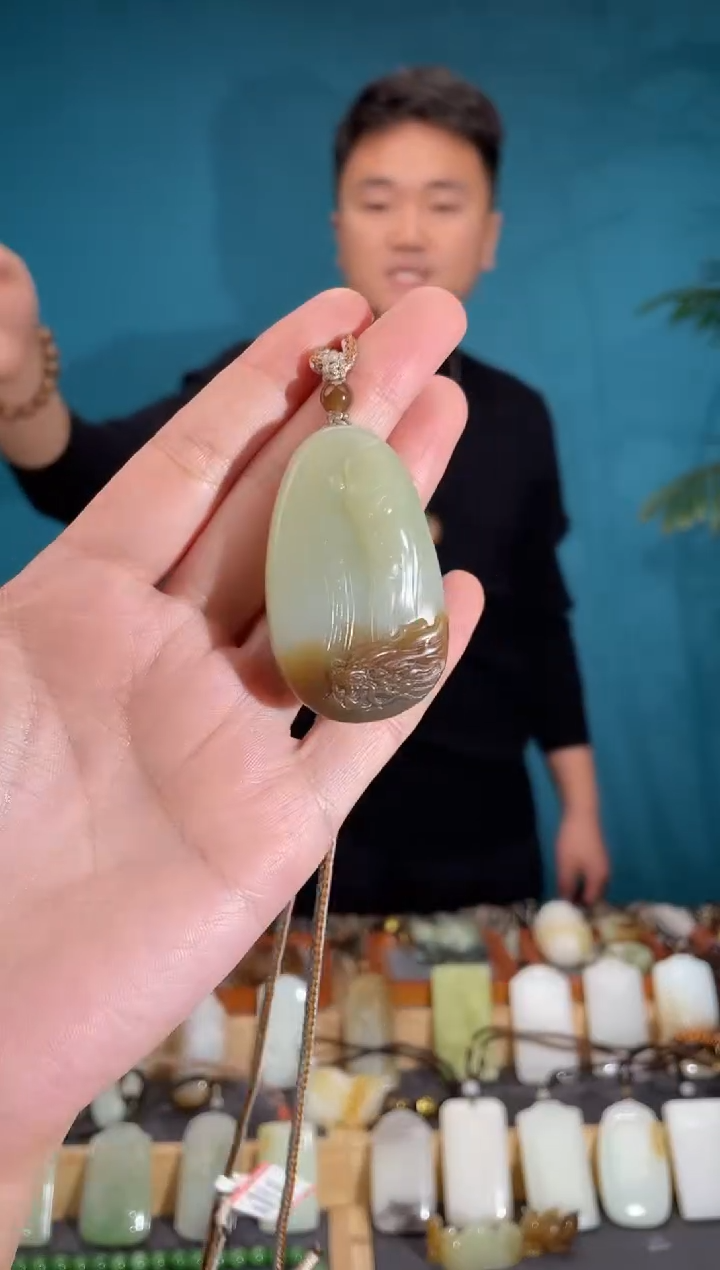 颈饰未镶嵌和田玉1