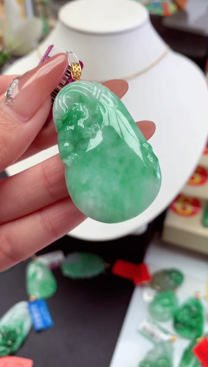 【闪购商品】翡翠吊坠(不含链)18K金镶嵌挂件