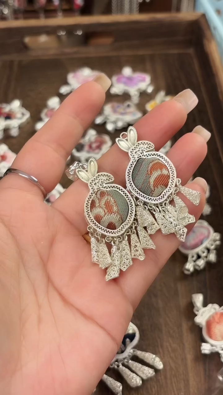 织绣?****i 云织谣民族风精美饰品   188