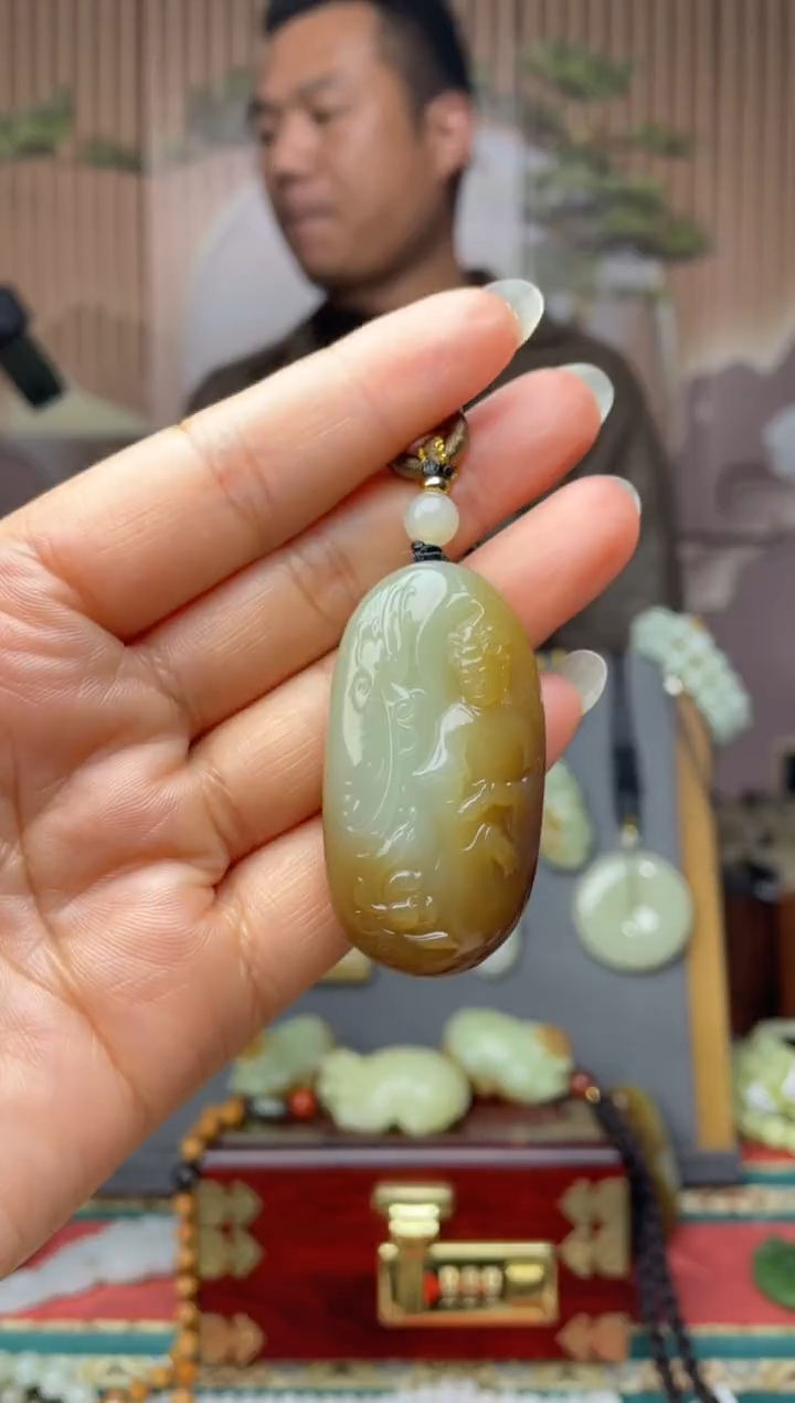 颈饰未镶嵌和田玉拍一发一
