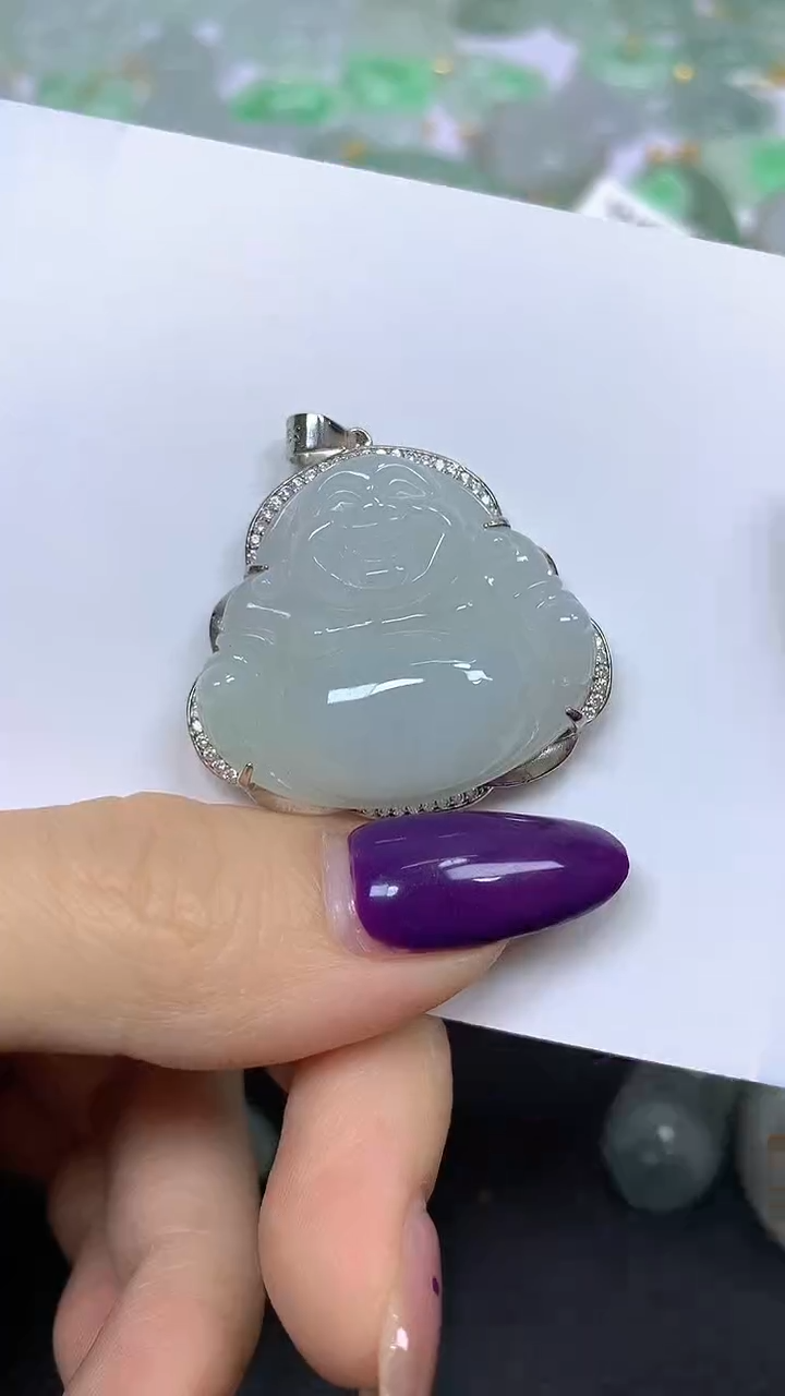 颈饰未镶嵌翡翠 