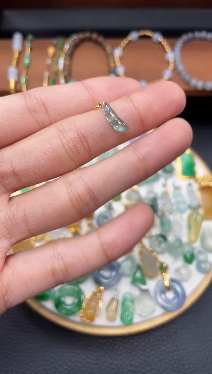 【闪购商品】翡翠吊坠(不含链)18K金镶嵌一个   JK323