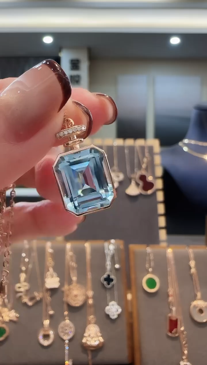 18K金镶嵌吊坠(不含链)天然钻石18K金钻石大香水瓶吊坠