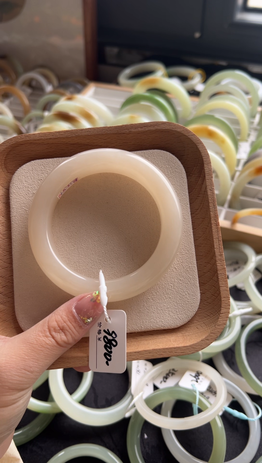 【闪购商品】和田玉手镯未镶嵌胖藕粉  59