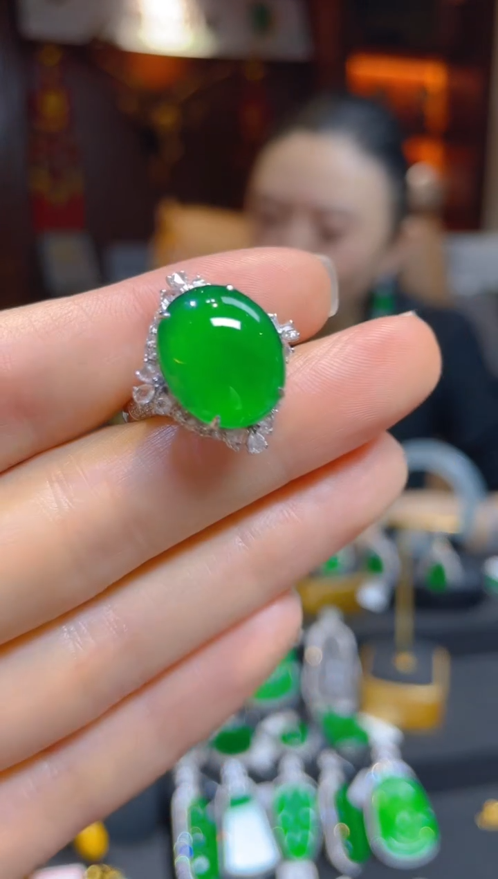 【闪购商品】翡翠戒指18K金镶嵌111994天然A货翡翠戒指