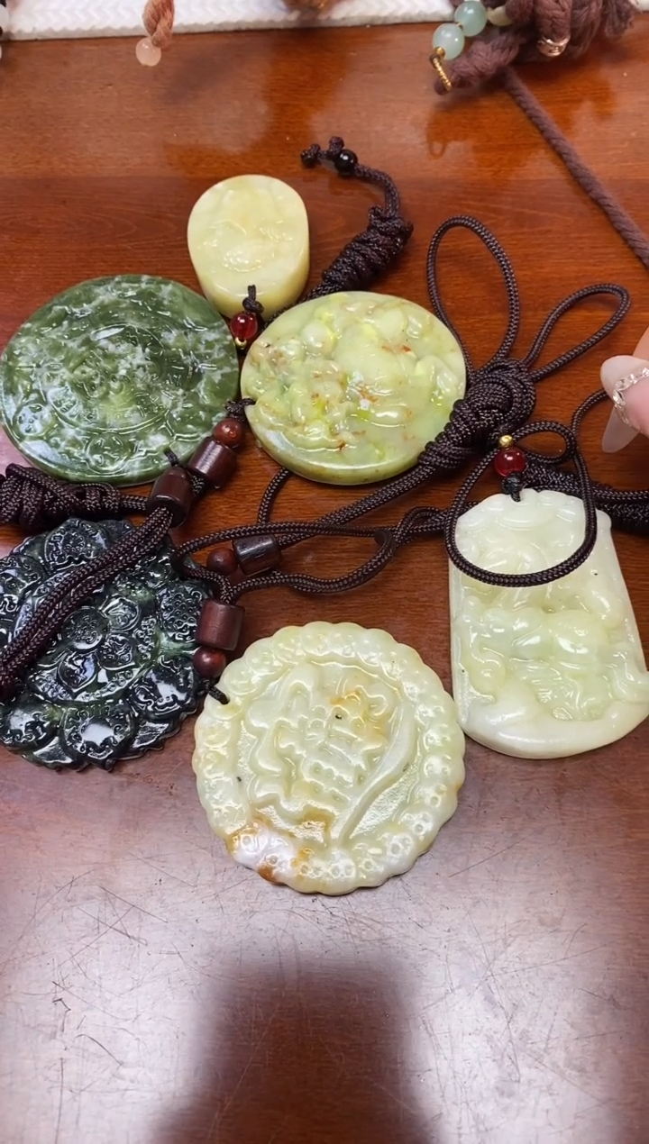 未镶嵌岫玉吊坠拍一发六