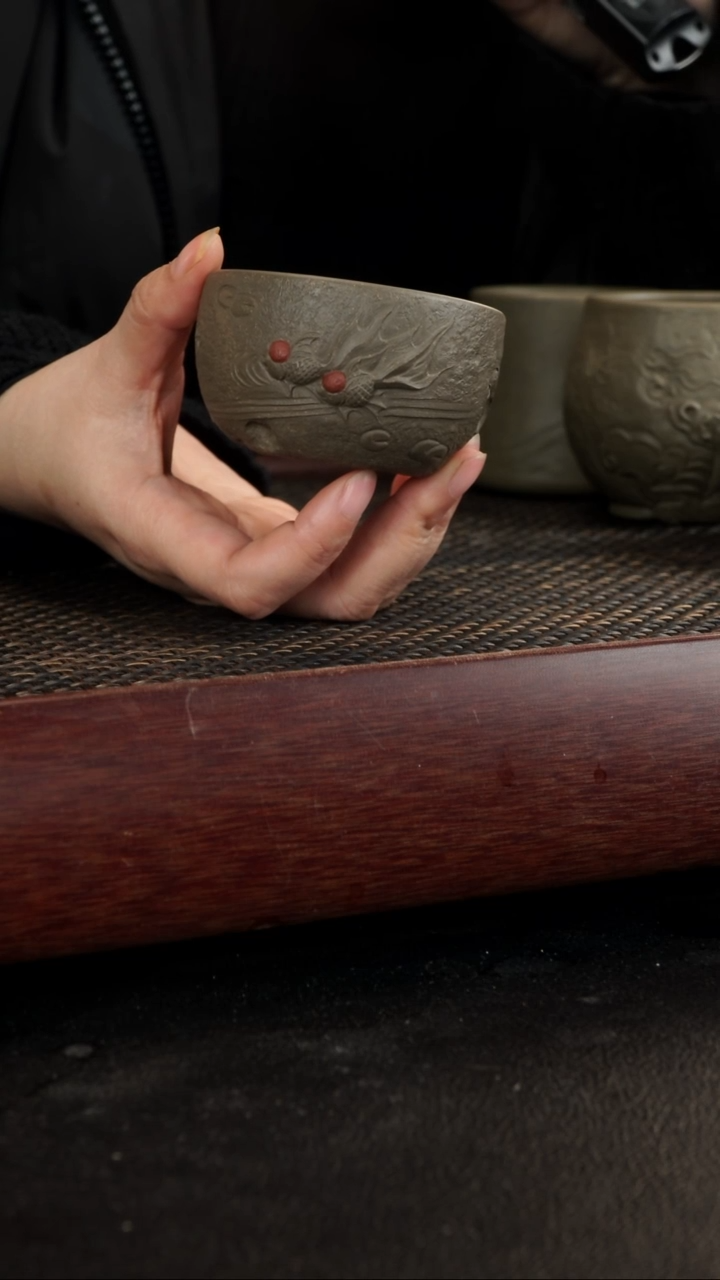 【闪购商品】紫砂茶杯青段小鱼杯