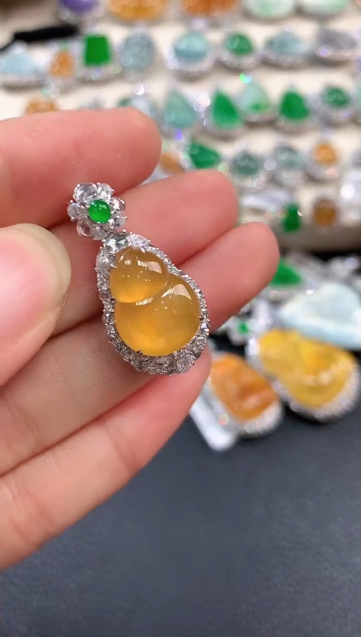 【闪购商品】翡翠吊坠(不含链)18K金镶嵌m122       