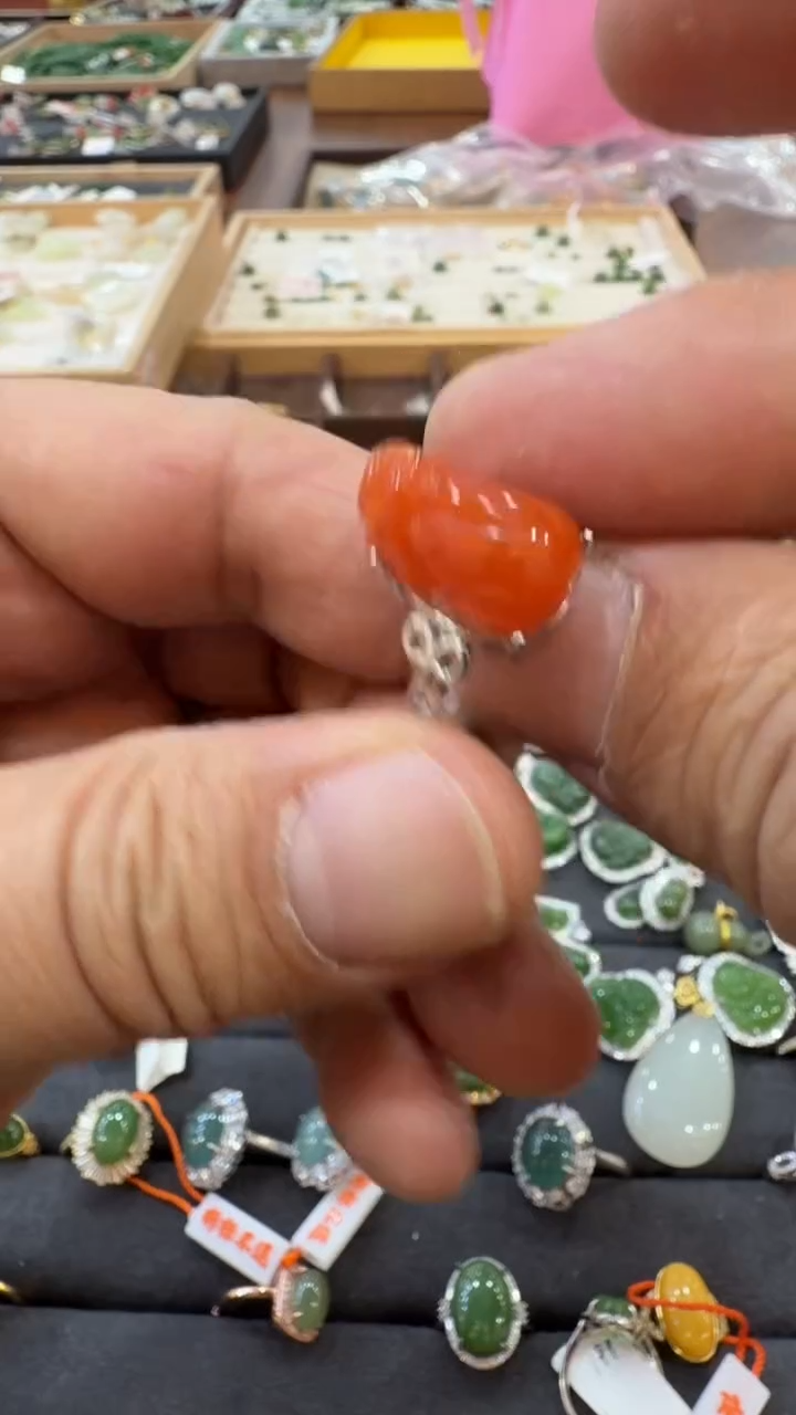 未镶嵌颈饰玛瑙/玉髓戒指