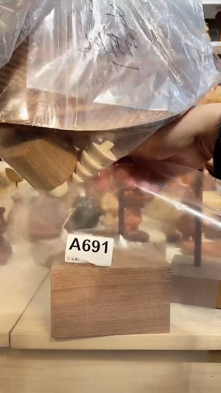 【闪购商品】木木雕摆件可爱卡通