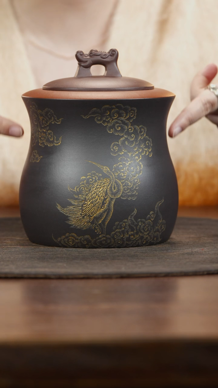 【闪购商品】紫砂茶叶罐黑料瑞兽钮描金仙鹤茶叶罐