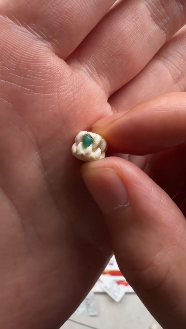 吊坠猛犸象牙L****E雕刻吞噬珠