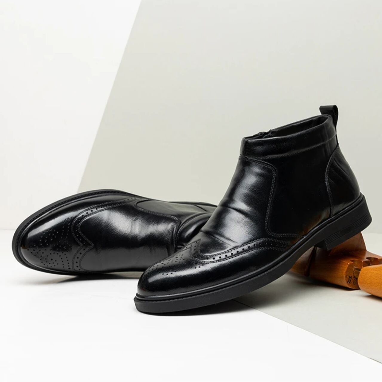 高级感秋冬马丁靴男士高帮靴子英伦风新款中帮皮鞋工装切尔西靴