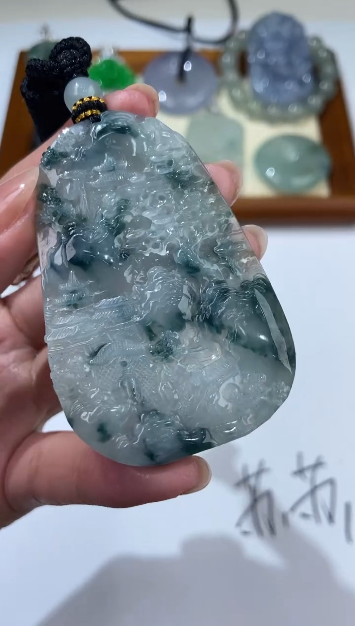 【闪购商品】翡翠未镶嵌颈饰2206050     