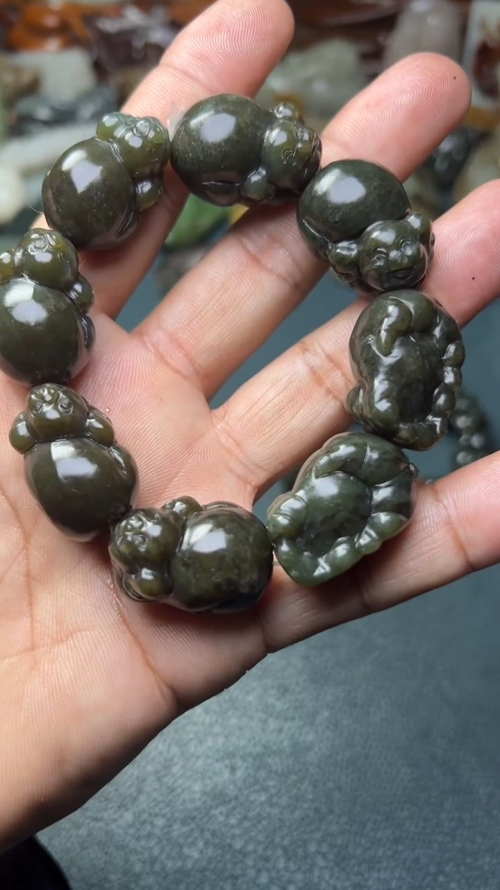 未镶嵌和田玉把件-