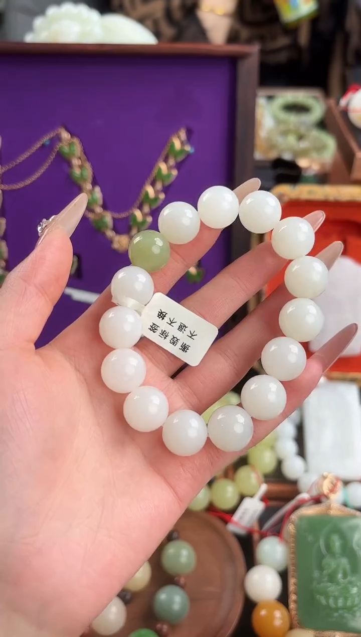 未镶嵌手串和田玉董小姐推荐 多样性发货 拍一发一hs14