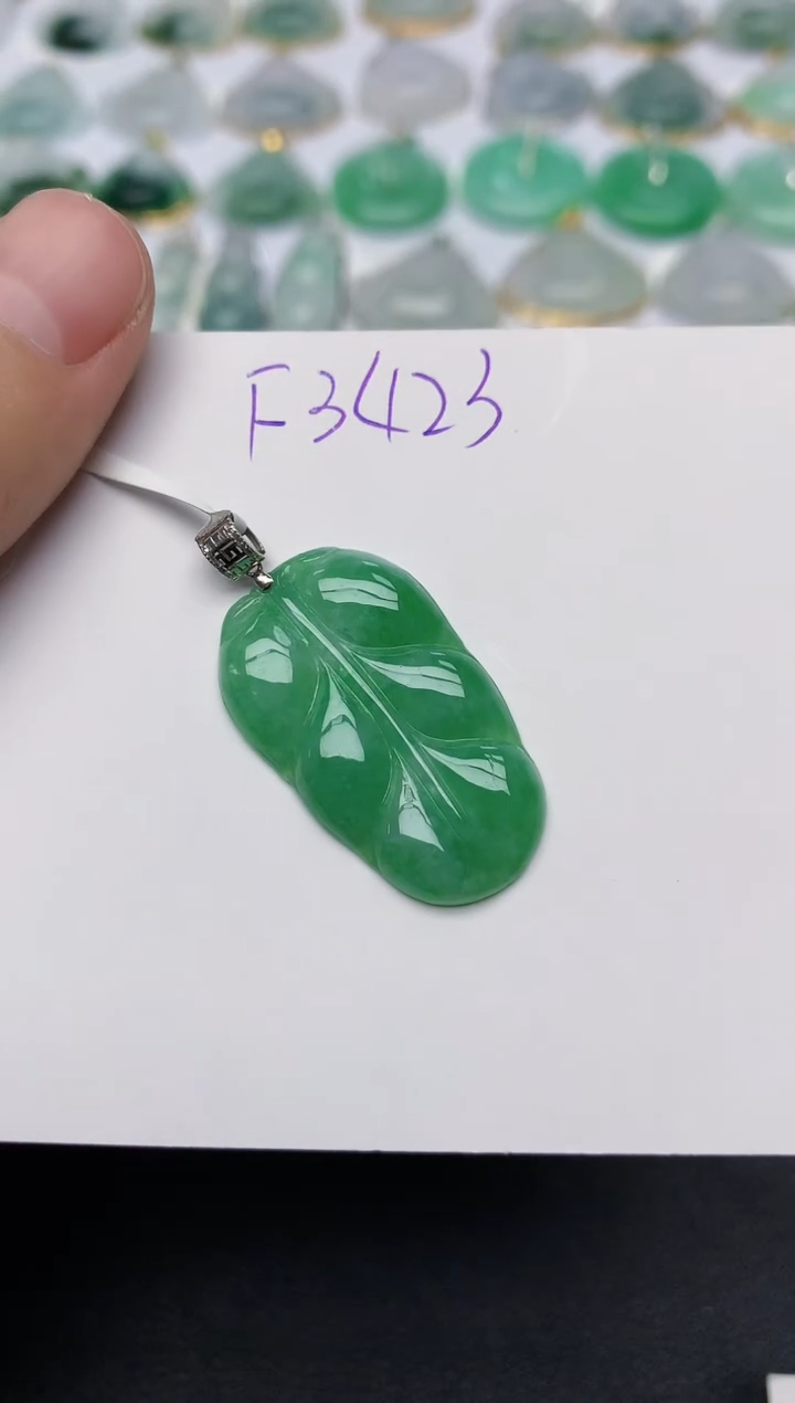 颈饰18K金镶嵌翡翠天然缅甸A货翡翠百元以上9元证书费自理