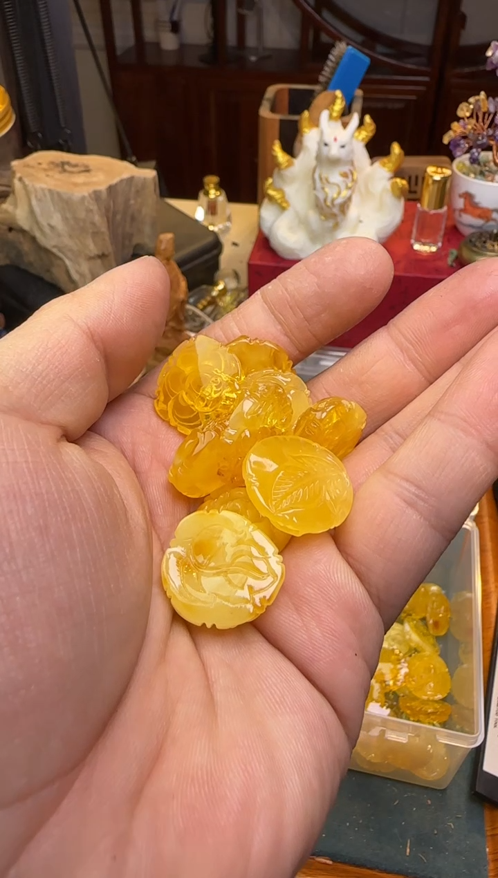 【闪购商品】蜜蜡颈饰未镶嵌蜜蜡牡丹花吊坠多样性发其一