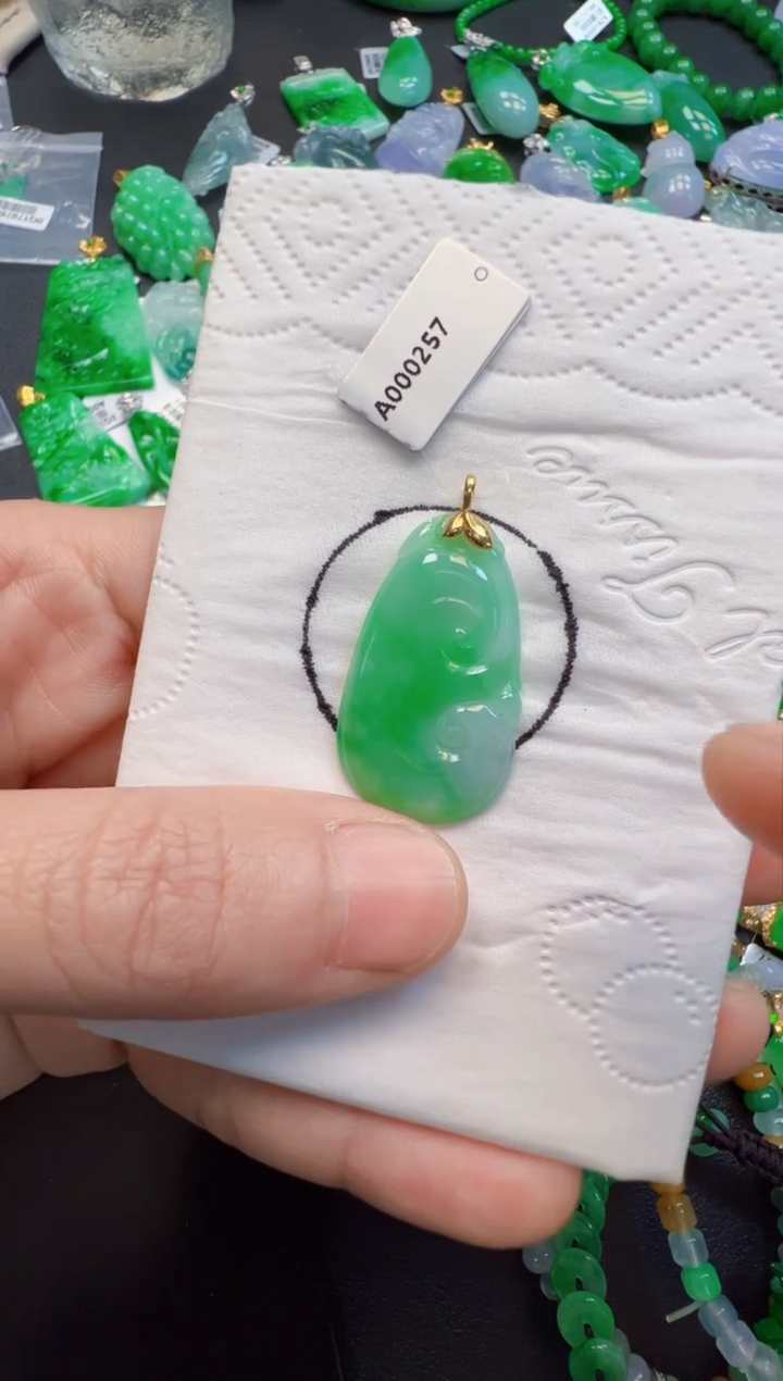 【闪购商品】翡翠吊坠(不含链)18K金镶嵌580