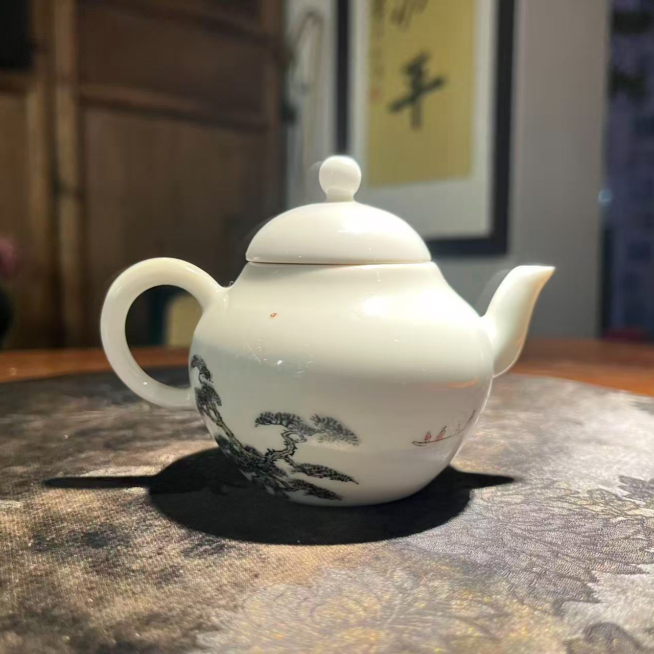手绘山水小画白瓷茶壶 圆润器型功夫茶专用