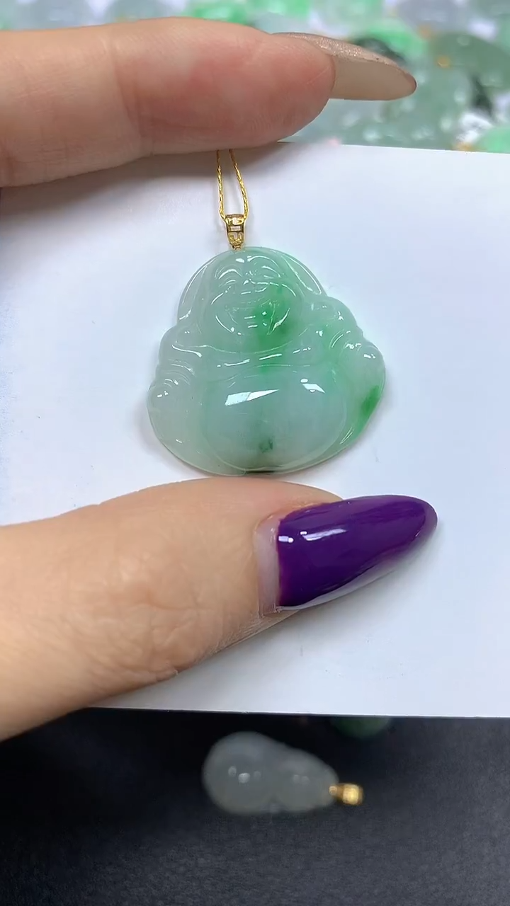 颈饰18K金镶嵌翡翠 