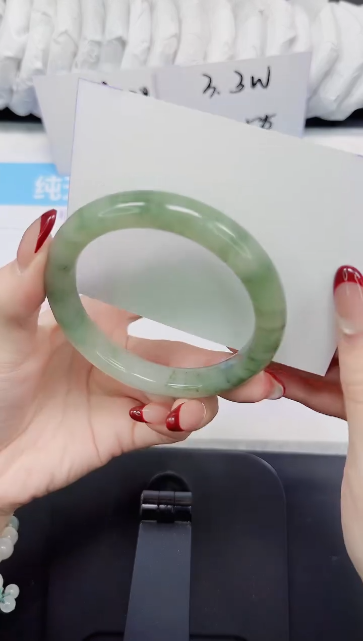 【闪购商品】石英质玉手镯未镶嵌416