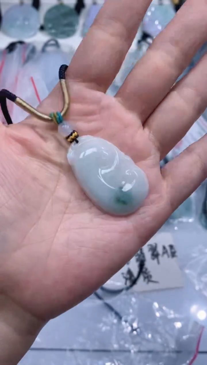 颈饰未镶嵌翡翠吊坠