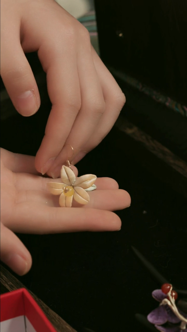 刺绣湘传礼纯手工耳饰