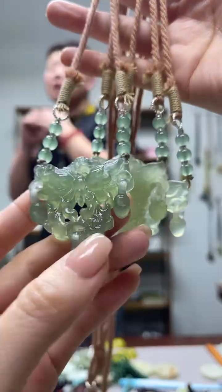 未镶嵌岫玉颈饰`多样性发货其中发一