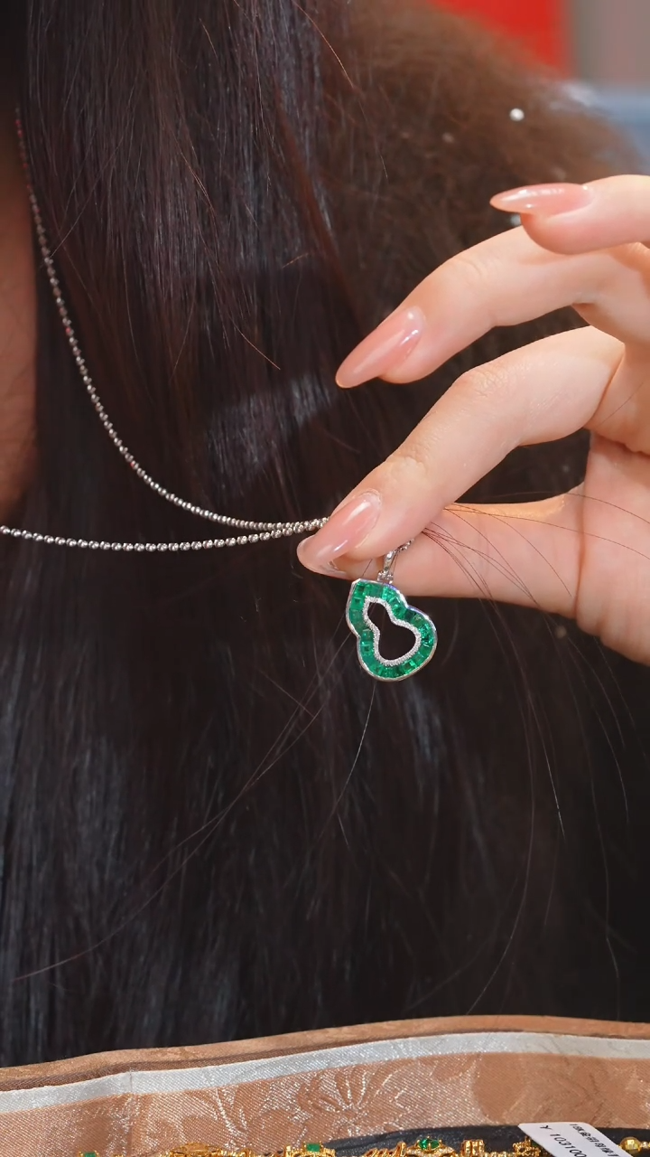 【闪购商品】祖母绿吊坠不含链18K金镶嵌（2.2ct）@@U6706